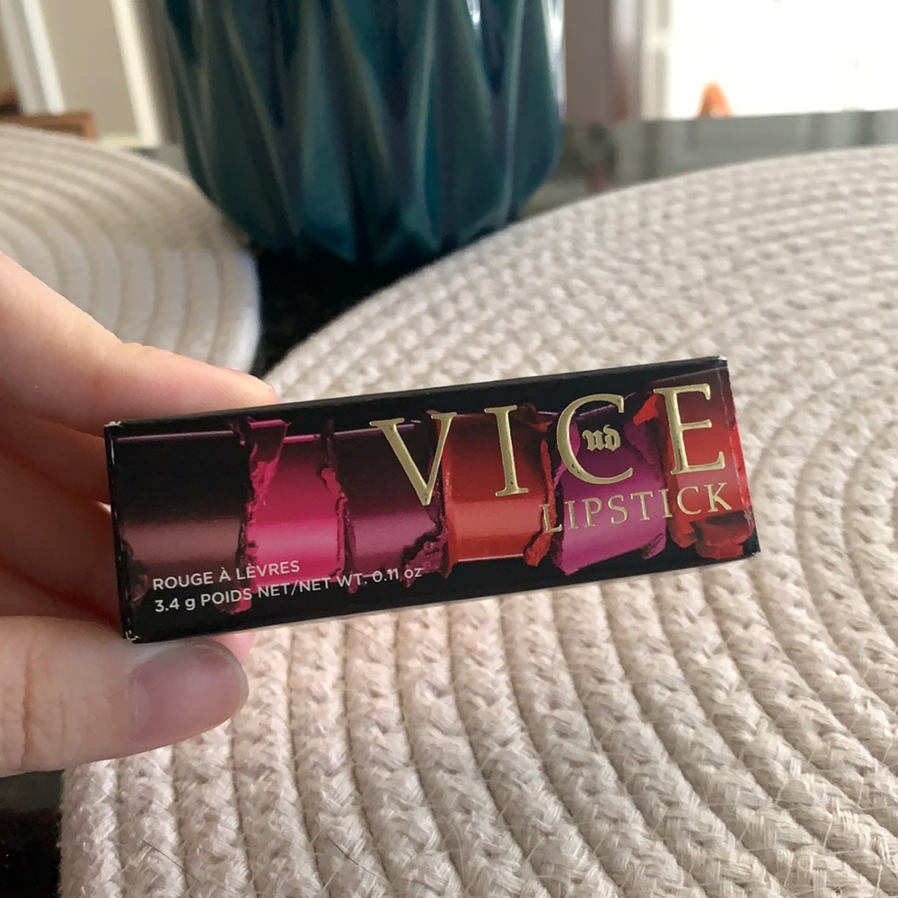 Urban Decay lipstick